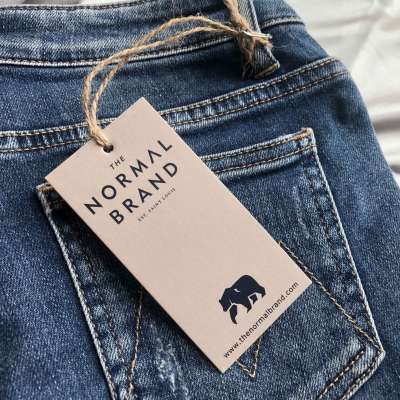 Custom own logo hanging tags with string color printing paper hang tags for jeans clothing